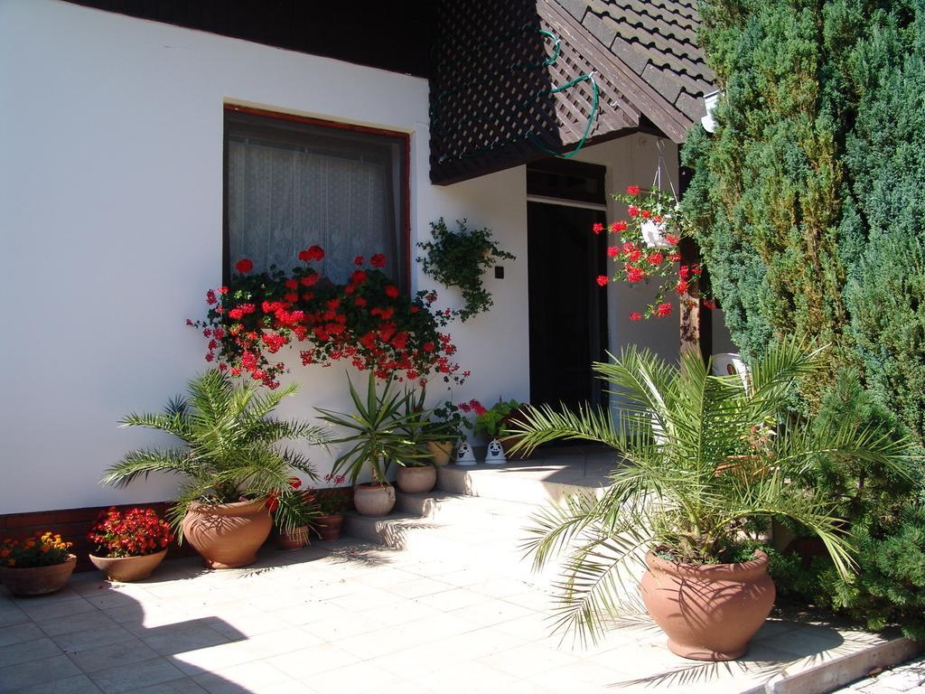 Eifert Haz Bed & Breakfast Balatongyorok Ruang foto
