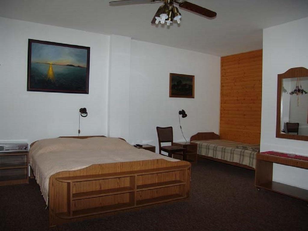 Eifert Haz Bed & Breakfast Balatongyorok Ruang foto