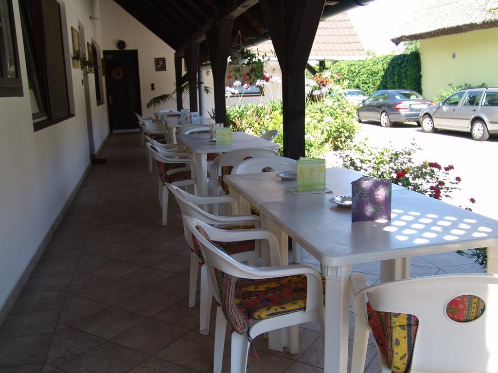 Eifert Haz Bed & Breakfast Balatongyorok Ruang foto
